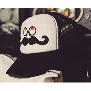  הדפסה על כובעים