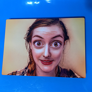 תמונה על עץ עם רגל